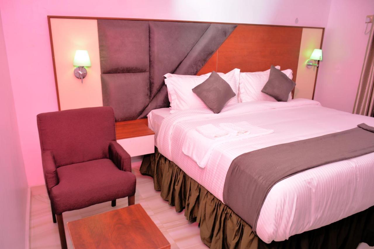 Vacation Villa Hotels And Suites Asaba Exterior foto